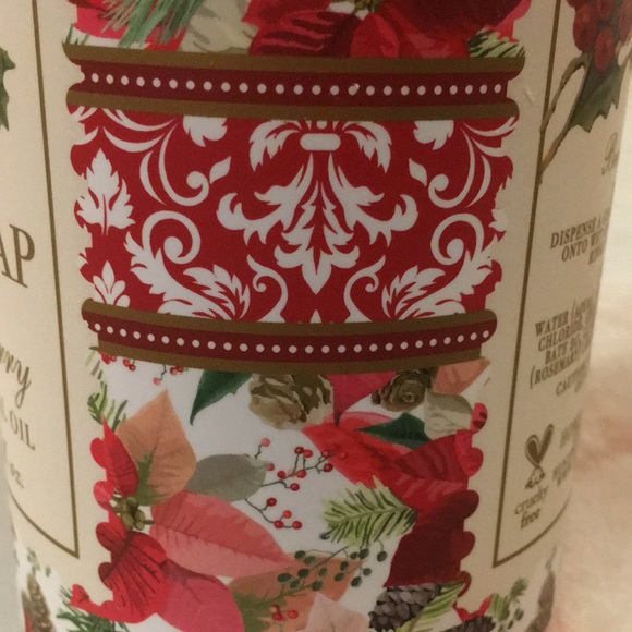 Christmas Holiday Winter Scented Holly Berry Dish Soap NWT XL 32oz plastic pump - Picture 13 of 16